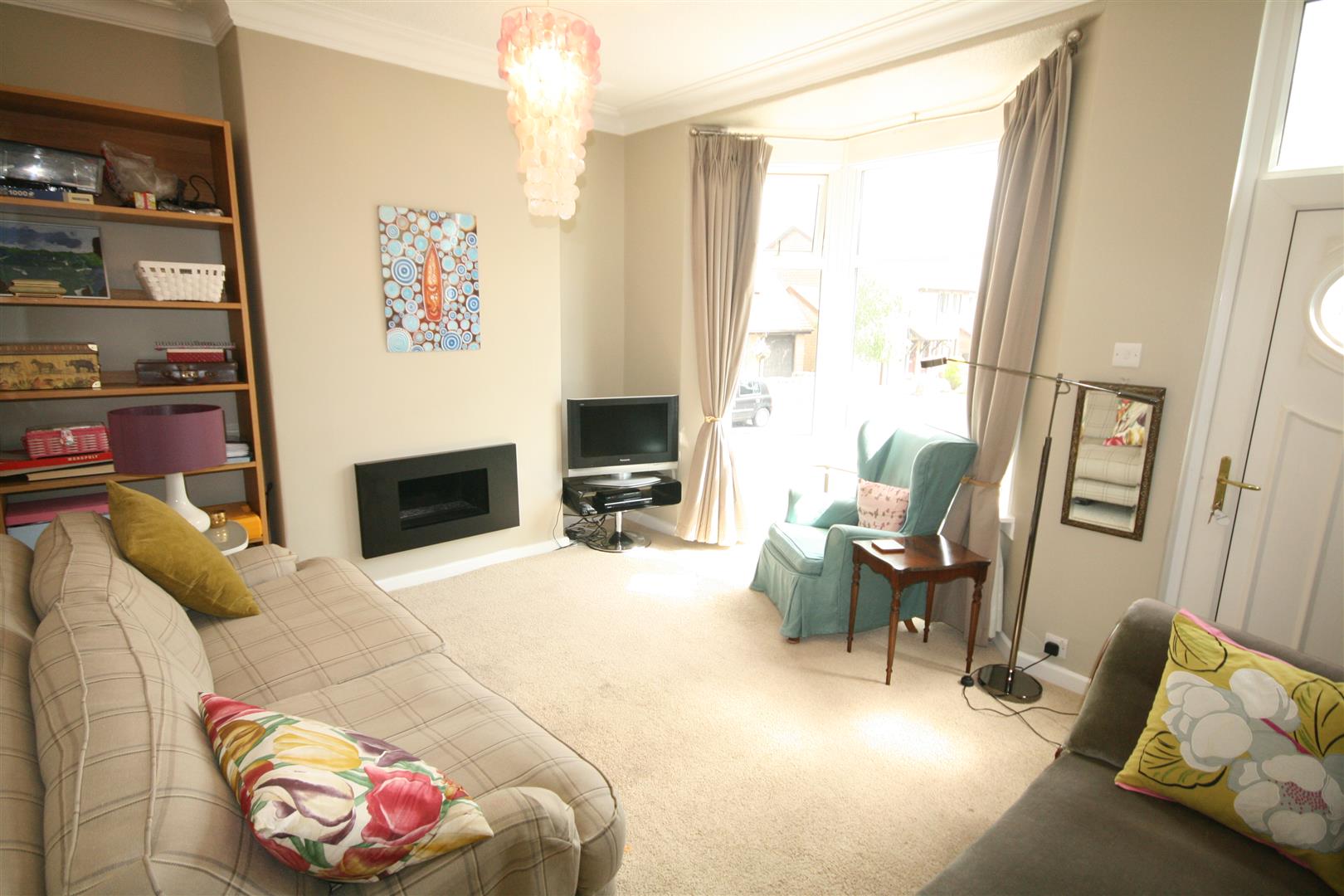 4 bedroom end terrace house Let Agreed in Barnoldswick - 002.JPG